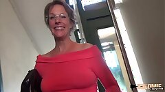 Rough Anal-sex and Squirting be beneficial to this cougar mom